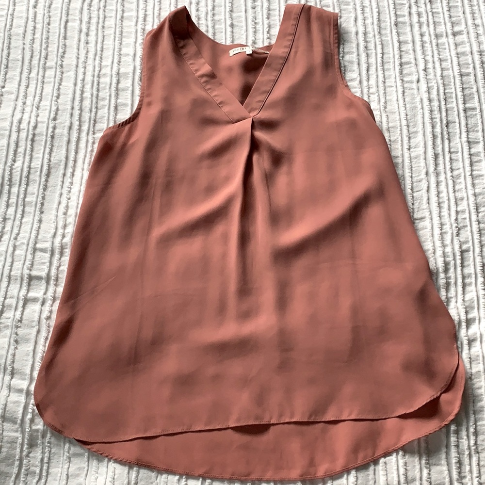 Violet & Claire Women's Sleeveless Top in Mauve